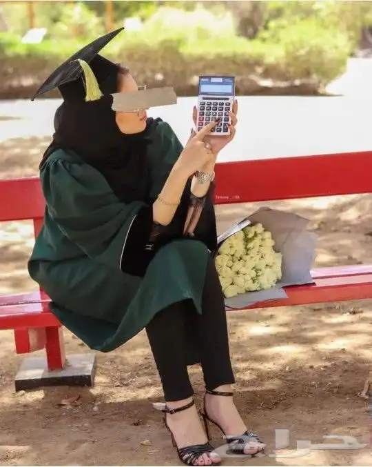 ارواب وعبايات تخرج بالاسم والمقاسات حسب الطلب 41