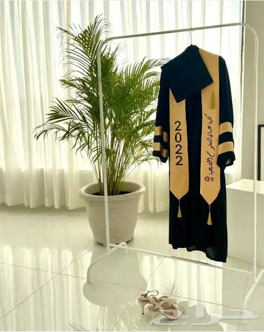 ارواب وعبايات تخرج بالاسم والمقاسات حسب الطلب 46
