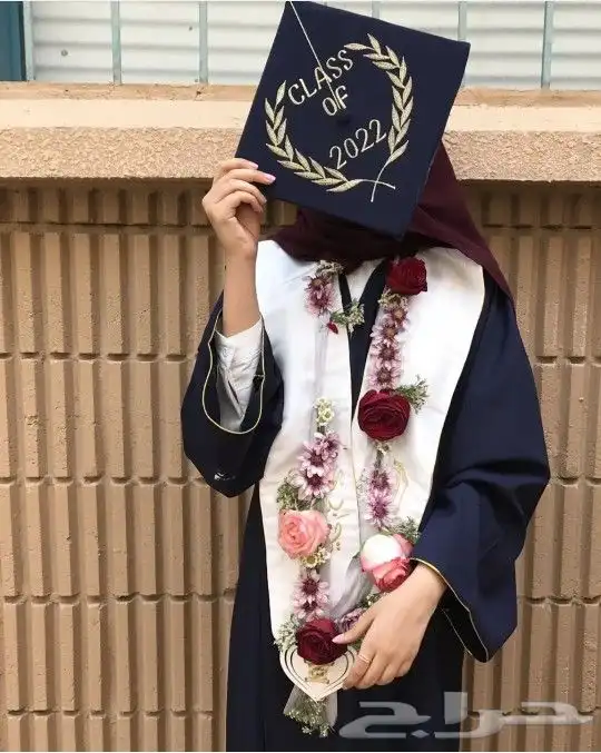 ارواب وعبايات تخرج بالاسم والمقاسات حسب الطلب 51