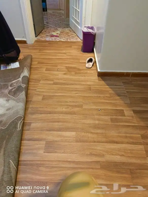 تركيب فرش موكيت مشمع فينيل عشب صناعي سجاد 17