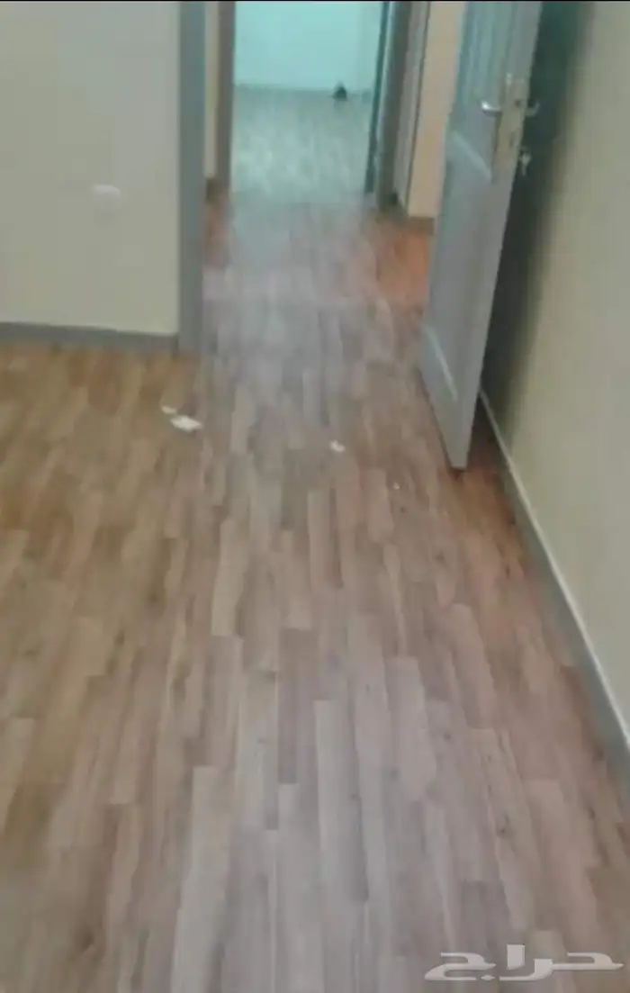 تركيب فرش موكيت مشمع فينيل عشب صناعي سجاد 1