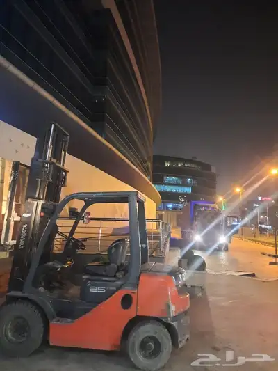 رافعات شوكيه للايجار فواركلفة 0508119399 0