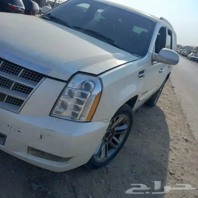 قطع غيار اسكاليد 2013 1