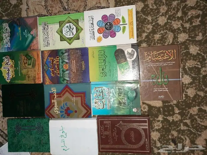 كتب ادبيه ودينيه للبيع 0