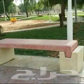 حواجز خرسانية وقواعد أعمدة انارة ومناهل كهربا 1