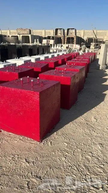 حواجز خرسانية وقواعد أعمدة انارة ومناهل كهربا 19