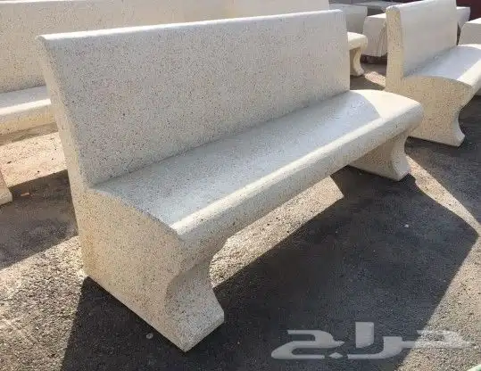 حواجز خرسانية وقواعد أعمدة انارة ومناهل كهربا 24