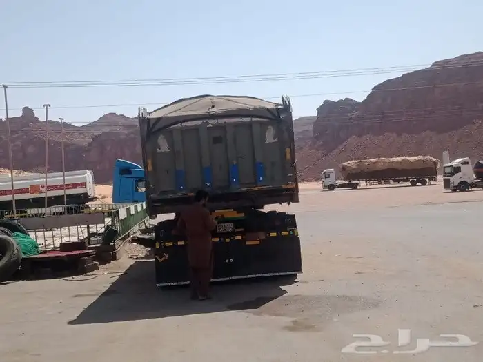 شيول للحفر وبكلين وقلابات ترلات 6