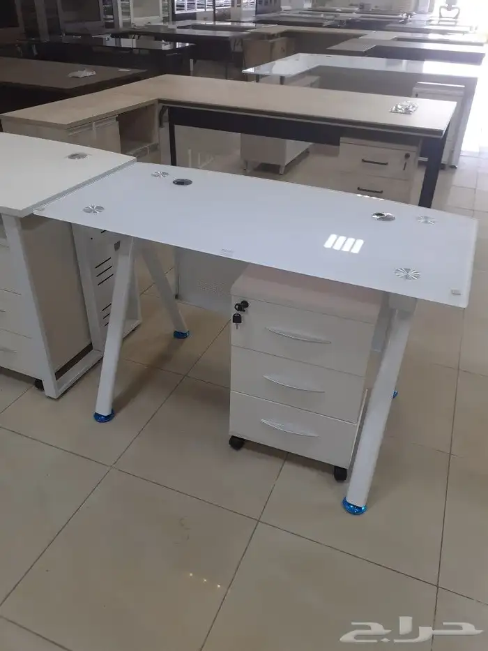 طاولات مكتبة عروض 13