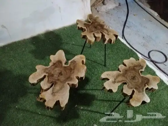 طقم طاولات جذوع شجرمورده حجم جانبيات للبيع جديده 4