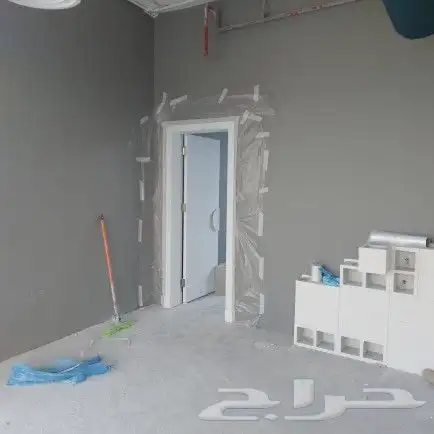 ابواب وطاولات وغرف نوم وخزاين واعمال الديكورات الخشبيه 3