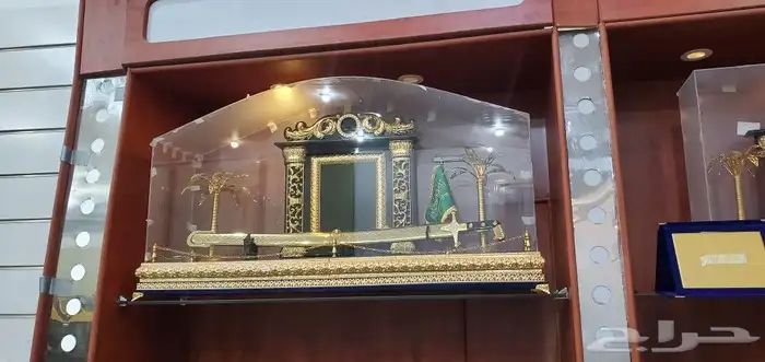 سيوف ودروع وهدايا تذكارية 9