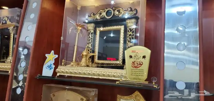 سيوف ودروع وهدايا تذكارية 17