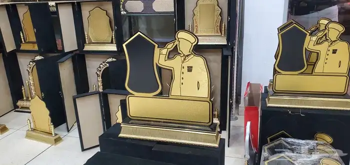 سيوف ودروع وهدايا تذكارية 13