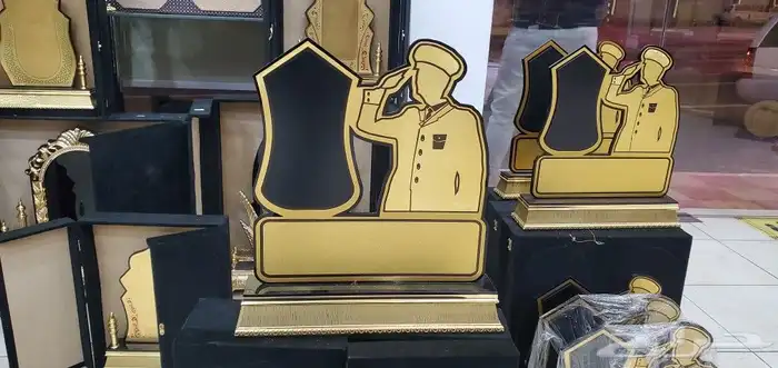 سيوف ودروع وهدايا تذكارية 14