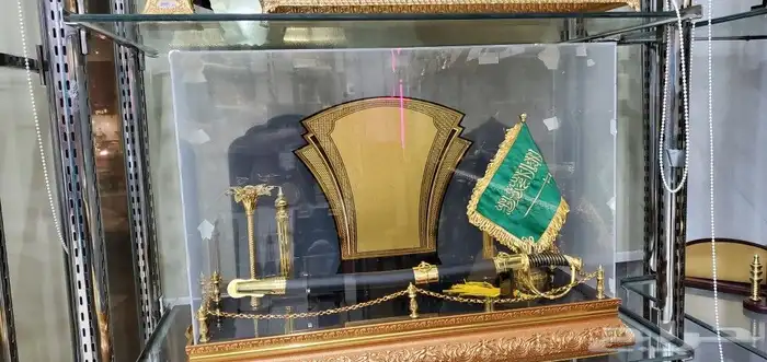 سيوف ودروع وهدايا تذكارية 3
