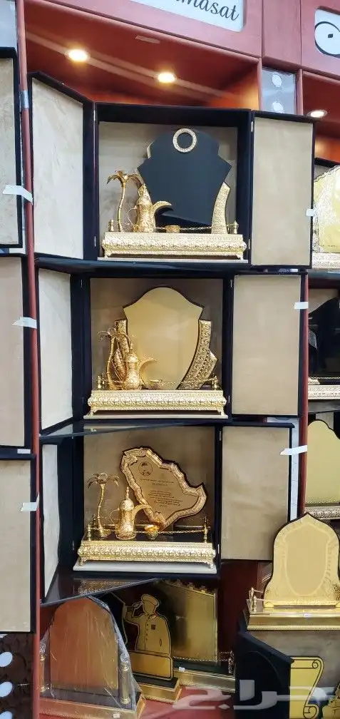 سيوف ودروع وهدايا تذكارية 8