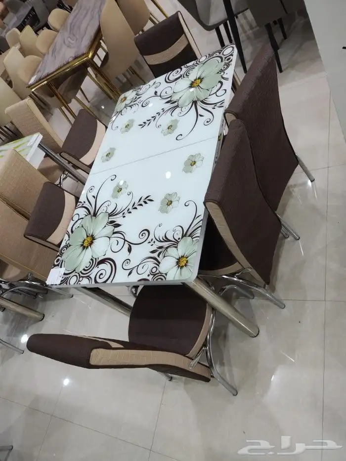 طاولات طعام 8
