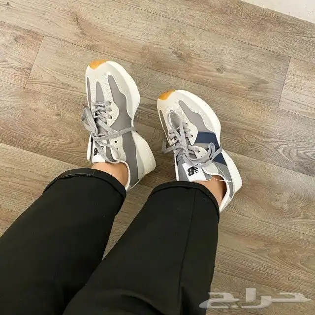 شوزات نيو بالانس درجة اولي 10