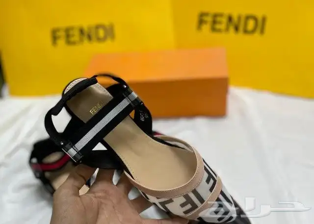 فلات ماركة فندي درجة اولي 7