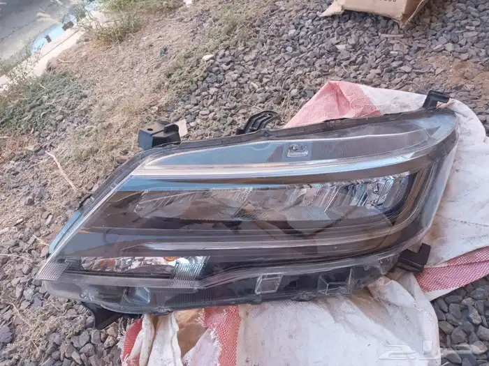 رفرف و شنطه و شمعة نور تويوتا راش 2021 1