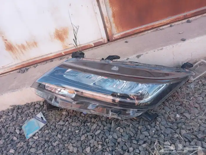 رفرف و شنطه و شمعة نور تويوتا راش 2021 0