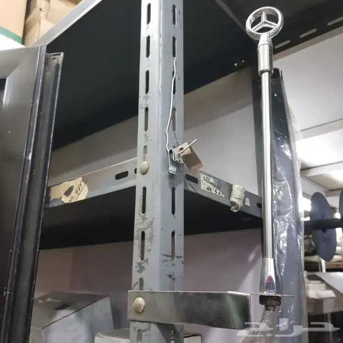 للبيع قطع غيار مرسيدس علامات عاكس نور مرسيدس بنز من 80 الى91 8