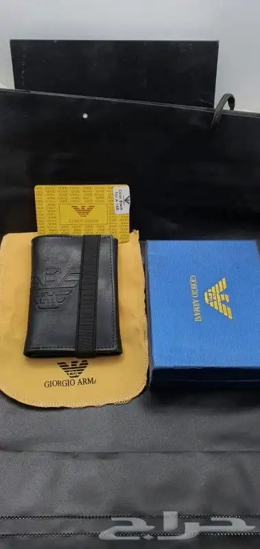 محافظ رجالي ماركات 17