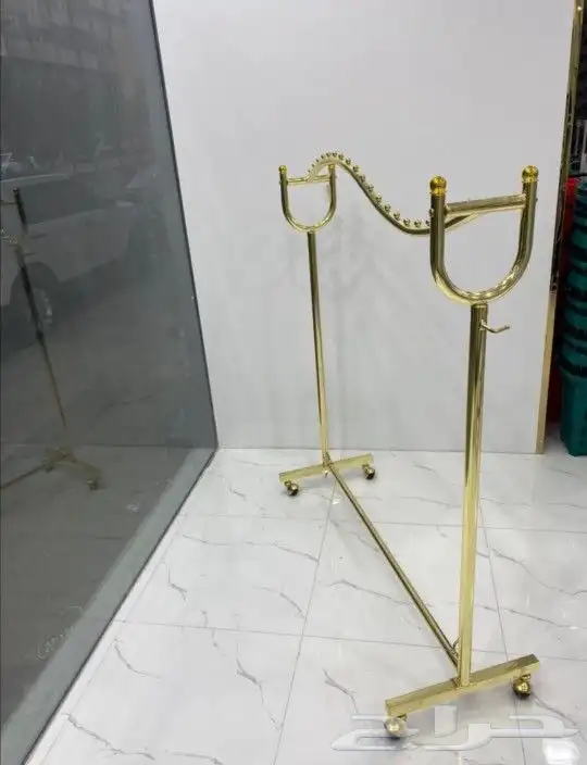رفوف سوبر ماركت ومستودعات تخزين عربيات كاشيرات استاندات ملاب 0