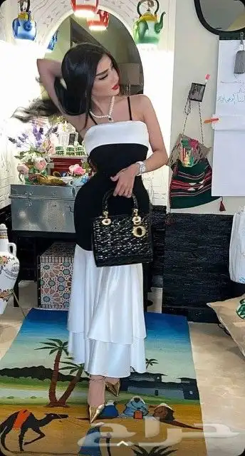 عزيزتي تبين فستان للعيد ومحتاره طلبك موجود عندي فساتين العيد 31
