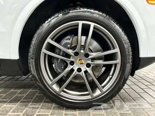 بورش كايين ابيض كوب Porsche Cayenne Coupe SUV موديل 2021 7