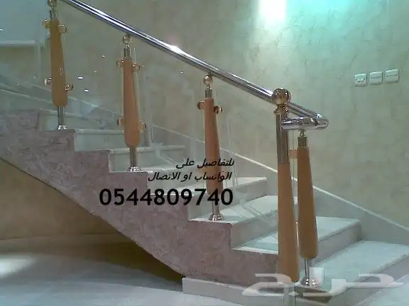 عمل درابزين استانلس ستيل مع اعمده خشب وزجاج 8مم سيكوريت 2