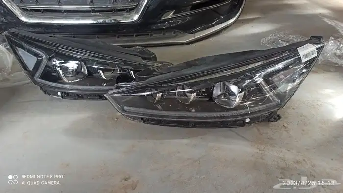 يوجد لدينا شمعات كادينزا 2017-2020 ثلاث عدسات 0