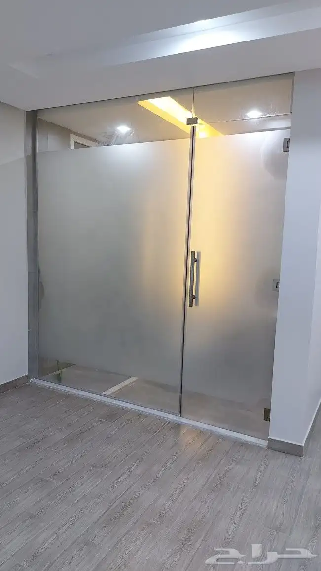 فني زجاج سكريت 17