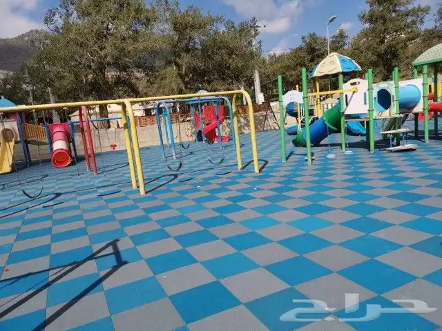 ارضيات ملاعب كريلك بلاط مطاطي 44