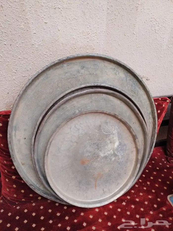 صحون نحاس احمر تراثيه قديمه 0