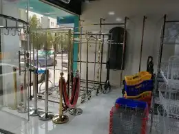 رفوف سوبر ماركت ومستودعات تخزين عربيات كاشيرات استاندات ملاب 10