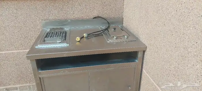 مطبخ على شكل طاولة مكون من قلايه بطاطس و بروستد و شويه 1