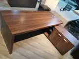 تصنيع مكاتب بتصنيع وطني 1