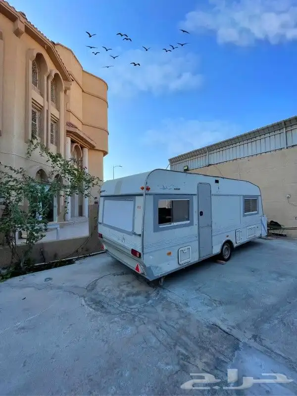 كرفان سحب اوربي طول 550 سم في 215 سم 3