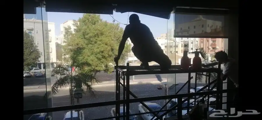 تظليل زجاجات المحلات والفلل والمكاتب عازل حراري ستيكرات 18