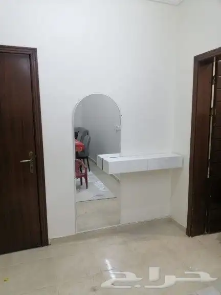 مرايه جدران مع رف 9