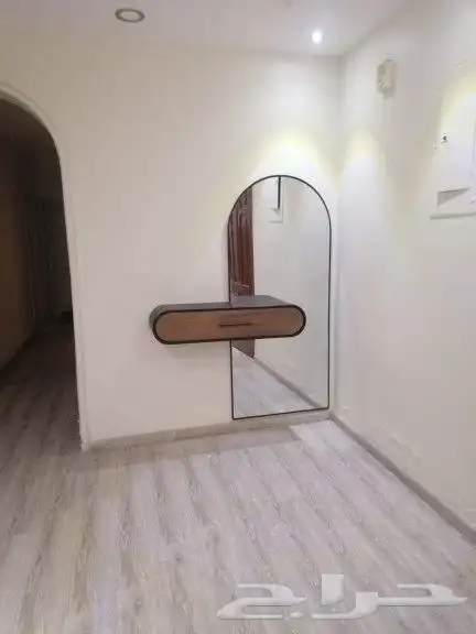 مرايه جدران مع رف 8