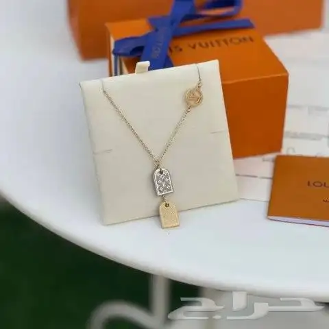 سلاسل او اساور لويس فيتون درجة اولي 20