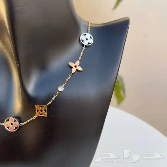 سلاسل او اساور لويس فيتون درجة اولي 13