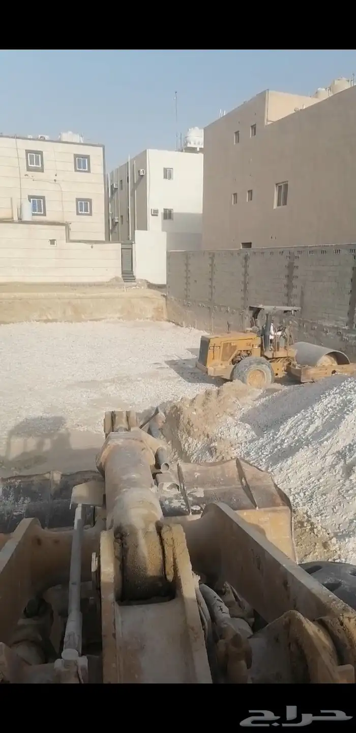 نحن مقاول نقوم بحفر الارض مع الاحلا للمنسوب المطلوب 2