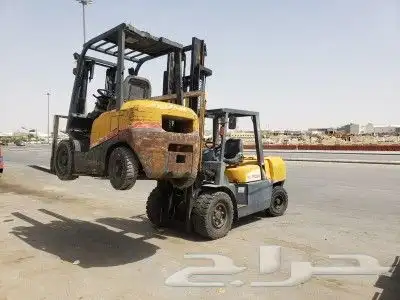 رافعات شوكيه فواركلفت للايجار رافعه 2013 2