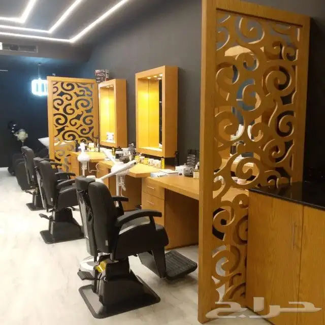 ديكورات صالون حلاقه تم عمله 8