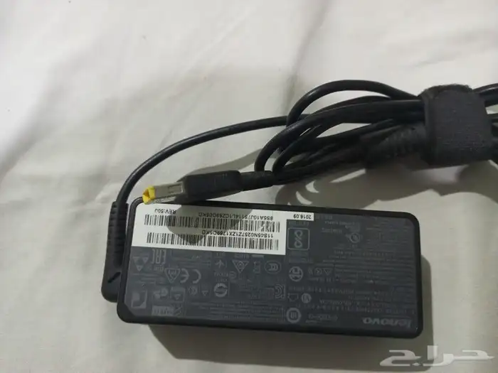 شاحن لابتوب أصلي مستخدم نظيف 0