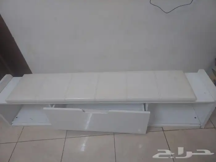 دولاب لتلفزيون وفيه درج كبير 1